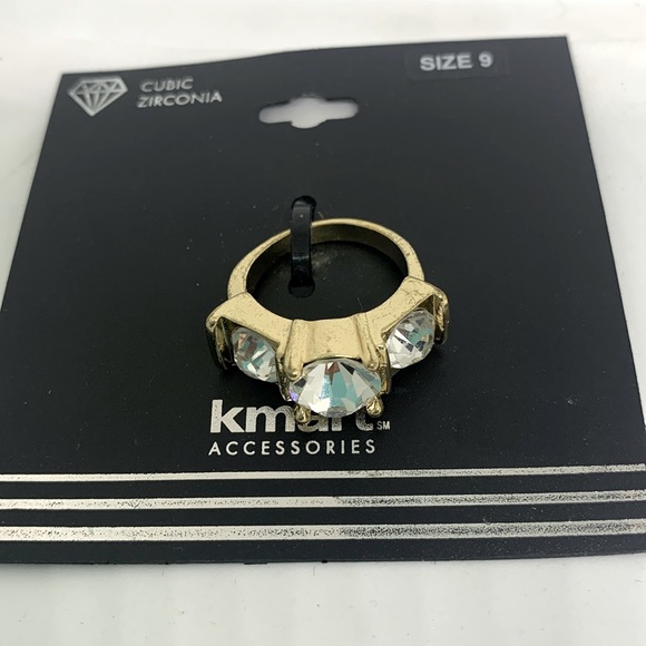Size 9 Three diamond cubic zirconia ring - Picture 1 of 5
